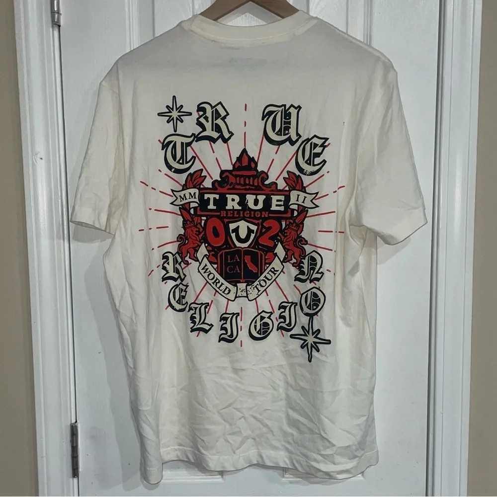 True Religion SHINING CREST TEE Winter White Short Sleeve Size Small NWT